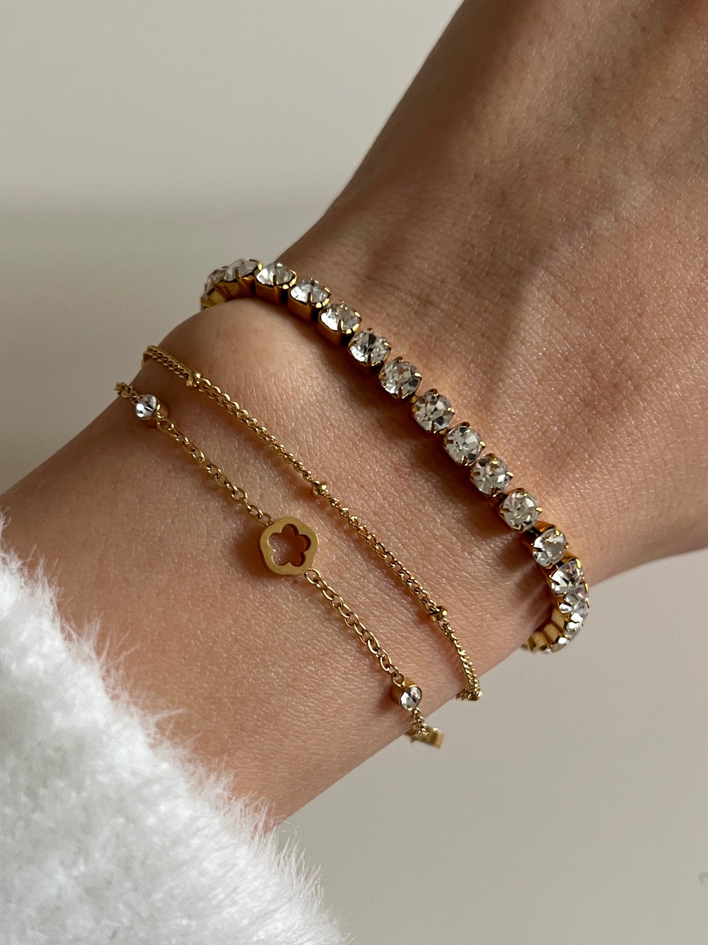 SHYLA FLOWER BRACELET