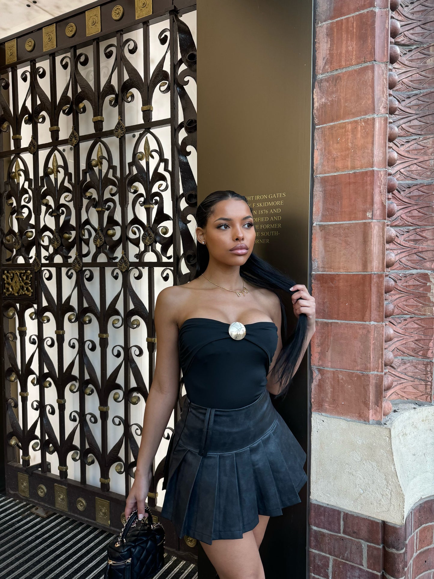 The ‘Rianna’ Black Strapless Bodysuit