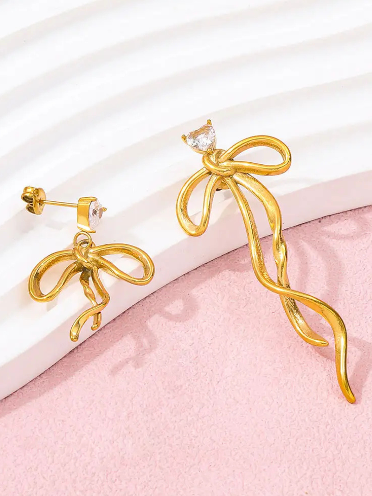 IVY BOW EARRING