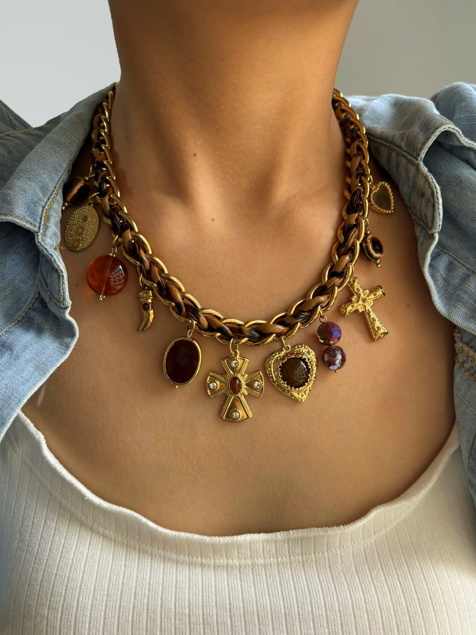 LEOPELLE MULTI CHARM NECKLACE